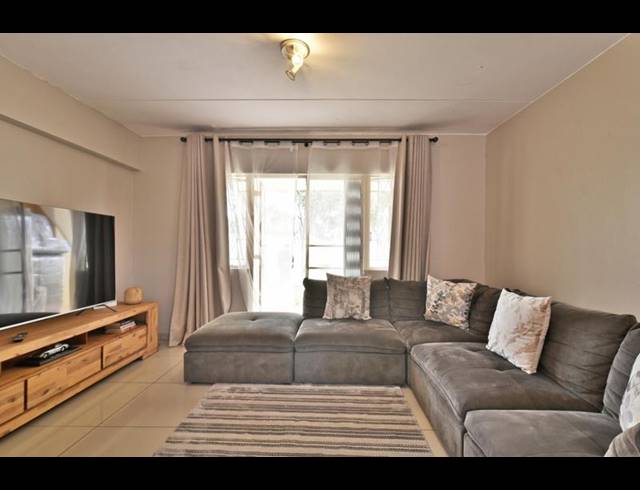 2 BEDROOM APARTMENT FOR SALE IN SUNDOWNER